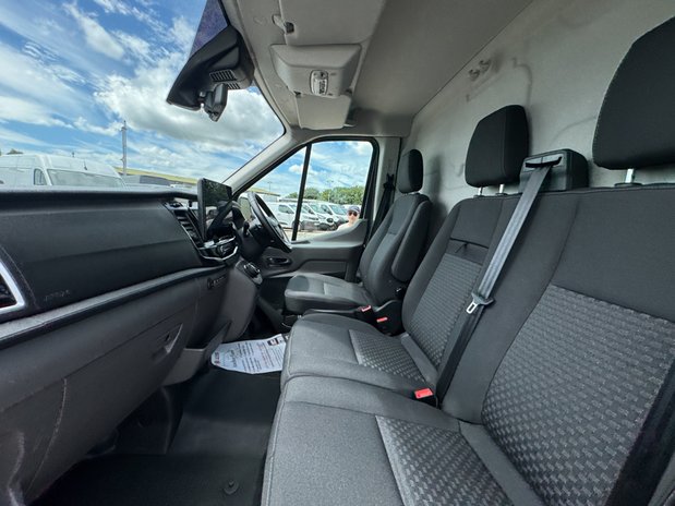 Ford Transit AUTO MWB [SOLD SM] L2H2 Medium Roof Limited 350 Air Con Alloys Sensors EURO 13