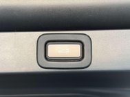 Land Rover Range Rover 3.0 D350 MHEV HSE SUV 5dr Diesel Auto 4WD Euro 6 (s/s) (350 ps) 38