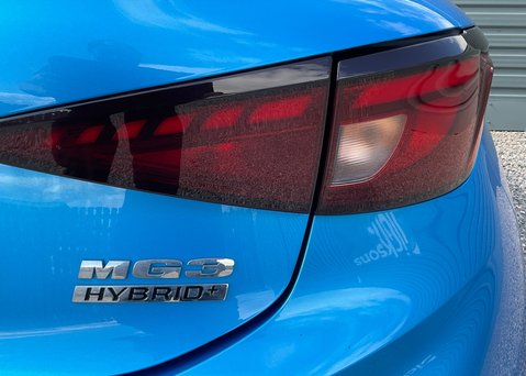 MG MG3 1.5 HYBRID+ SE 13
