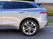 Jaguar F-Pace 2.0 D200 MHEV R-Dynamic HSE Auto AWD Euro 6 (s/s) 5dr 61