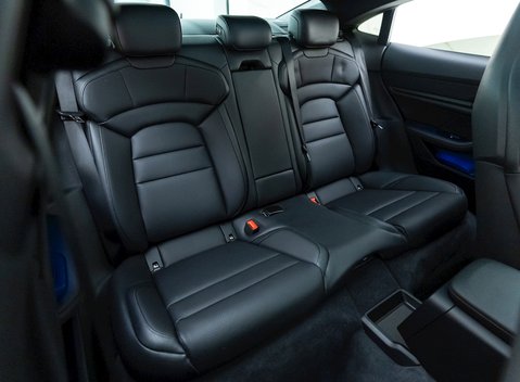 Porsche Taycan 4S 12