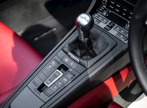 Porsche 911 (991.2) Targa 4 GTS 21