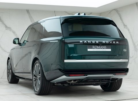 Land Rover Range Rover P530 Autobiography LWB 7 Seater 3