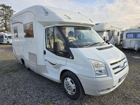 Auto-Sleepers Nuevo Eton 7