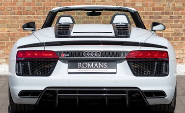 Audi R8 V10 Plus Spyder 5