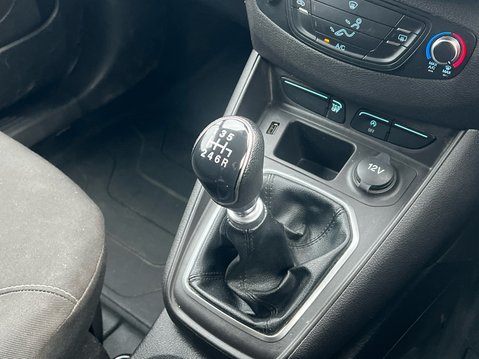 Ford Transit Courier LIMITED 29