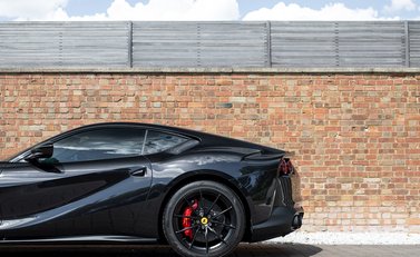 Ferrari 812 Superfast 24