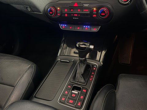 Kia Sorento CRDI KX-4 ISG 16
