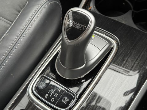 Mitsubishi Outlander 2.0h 12kWh Juro CVT 4WD Euro 6 (s/s) 5dr 20