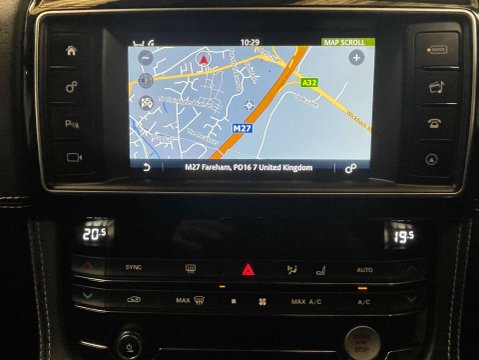 Jaguar F-Pace 2.0 F-PACE R-Sport AWD D Auto 4WD 5dr 19