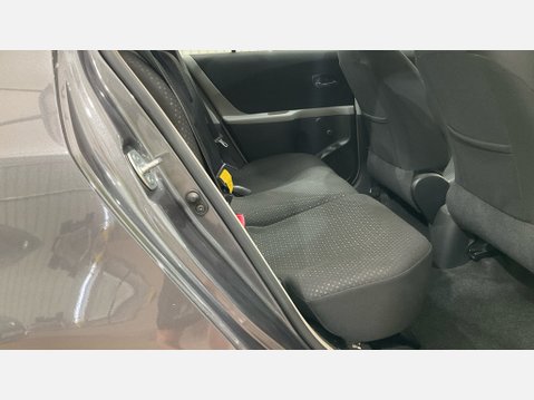 Toyota Yaris T SPIRIT MM VVT-I 10