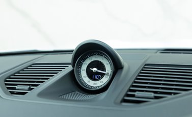 Porsche 911 Carrera GTS (992) 18