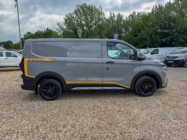 Ford Transit Custom SWB L1H1 [SOLD CM] Low Roof Trail 320 Air Con Alloys Sensors EURO 6 5