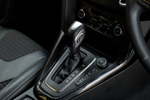 Ford Focus TITANIUM X 32