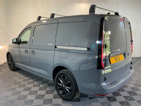 Volkswagen Caddy Maxi 2.0 TDI C20 Commerce Pro LWB Euro 6 (s/s) 6dr 4