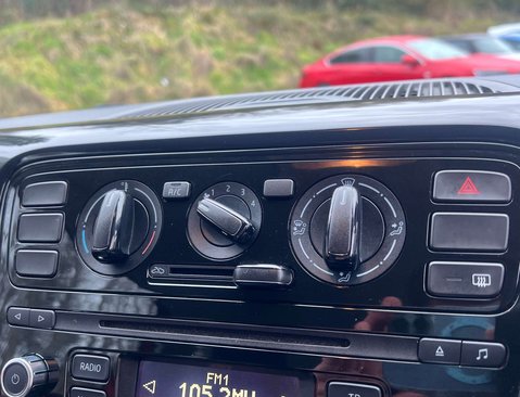 Volkswagen Up 1.0 Move Up 3dr 25