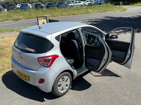 Hyundai i10 SE AUTOMATIC 14