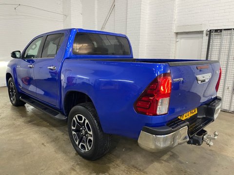 Toyota Hilux INVINCIBLE 4WD D-4D DCB 7