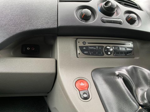 Renault Kangoo 1.5 ML19 TD dCi FWD L2 H1 3dr 25