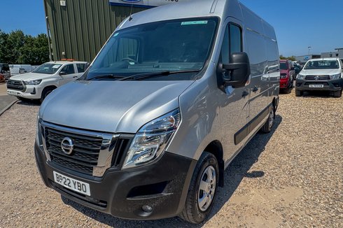 Nissan Interstar MWB L2H2 Medium Roof Air Con Nav Sensors EURO 6