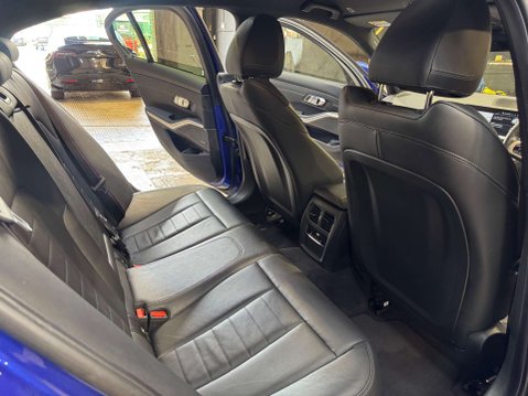 BMW 3 Series 2.0 320d M Sport Auto 4dr 6