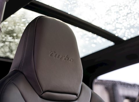 Porsche Cayenne Turbo (New Model) 19