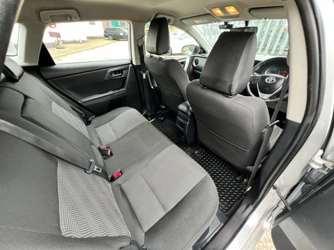 Toyota Auris ICON VVT-I 43