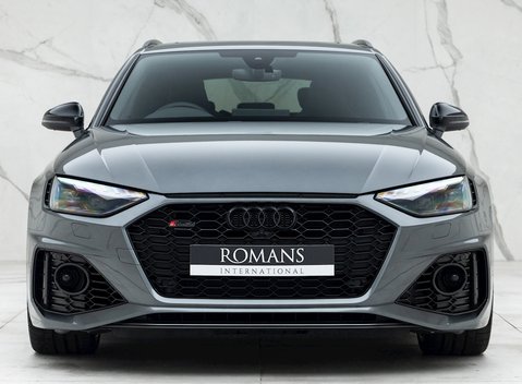 Audi RS4 Avant Carbon Black 4