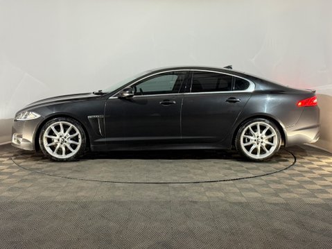 Jaguar XF D V6 S PORTFOLIO 5