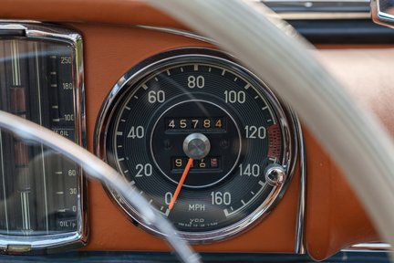 Mercedes-Benz SL Class 300SL Roadster 22
