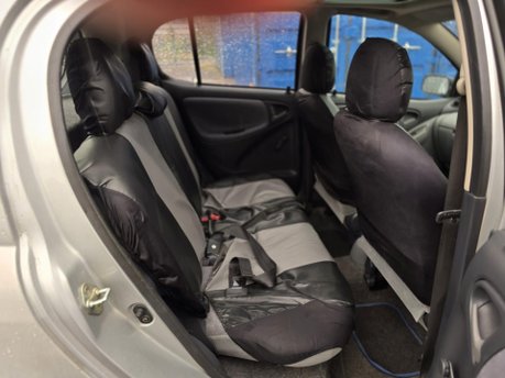 Toyota Yaris 1.3 VVT-i 16v CDX Hatchback 5dr Petrol Automatic (160 g/km, 85 bhp) 13