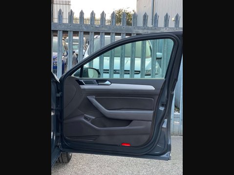 Volkswagen Passat 2.0 Passat GT TDI BlueMotion Technology 5dr 37