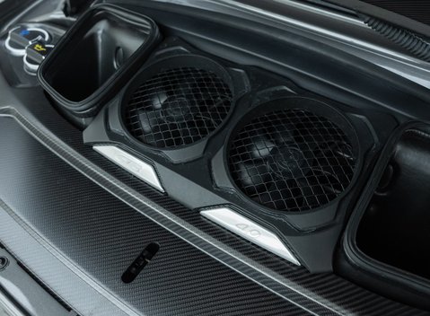 Porsche 911 GT3 (991.2) 32