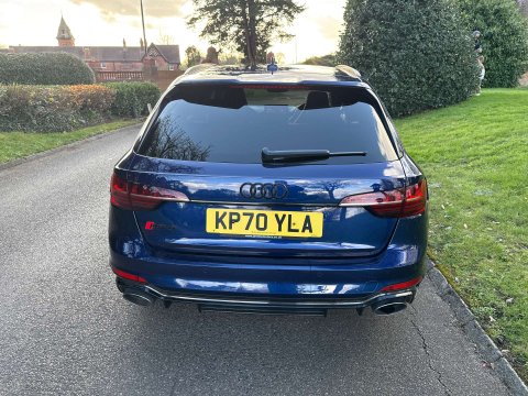 Audi RS4 2.9 RS 4 Carbon Black TFSI Quattro Auto 4WD 5dr 3