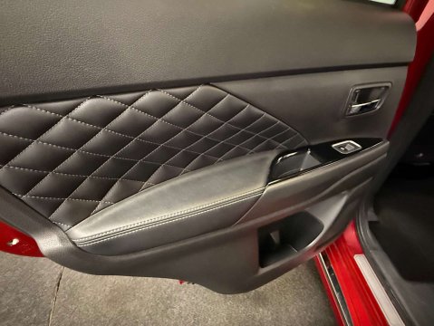 Mitsubishi Outlander 2.4 Outlander Exceed PHEV CVT 4WD 5dr 50