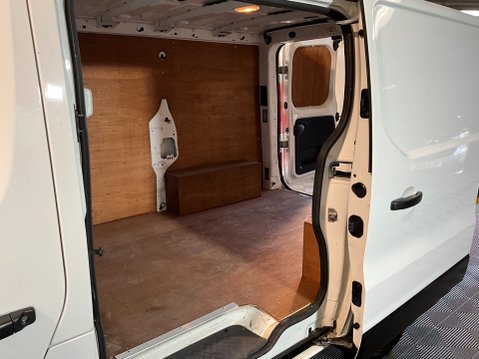 Renault Trucks Uk Trafic 2.0 dCi Blue SL30 Business+ Panel Van 5dr Diesel Manual L1 H1 Euro 6 (s/s) 8