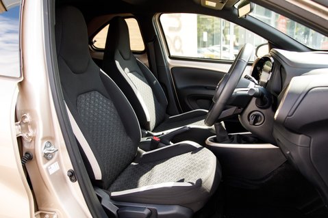 Toyota Aygo X VVT-I EDGE 24