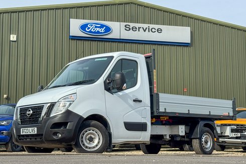 Nissan Interstar Tipper MWB L2 Dci Tekna Air Con Nav Tow Bar EURO 6 NO VAT SELECT
