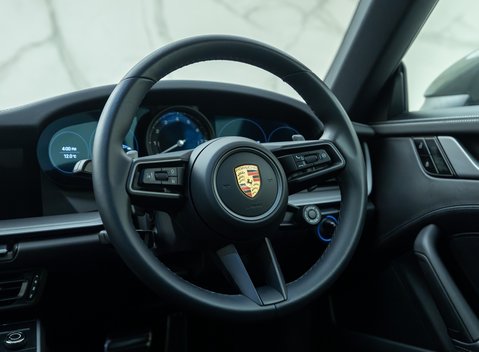 Porsche 911 Carrera 4S (992) 17