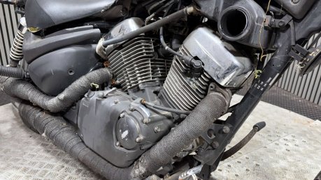 Suzuki Intruder 125 VL 2001 ONLY 13K CRUISER V TWIN PROJECT BIKE 125CC LEARNER 18