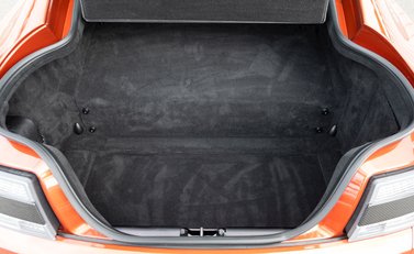 Aston Martin Vantage GT8 33