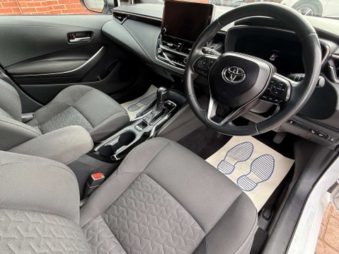 Toyota Corolla 1.8 VVT-h GPF Icon Tech Hatchback 5dr Petrol Hybrid CVT Euro 6 (s/s) (122 p 25