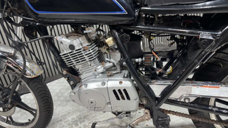 Suzuki GN 2002 31K CUSTOM CAFE RACER PROJECT BUILD 125CC 22