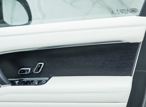 Land Rover Range Rover P530 Autobiography LWB (7 Seat) 27