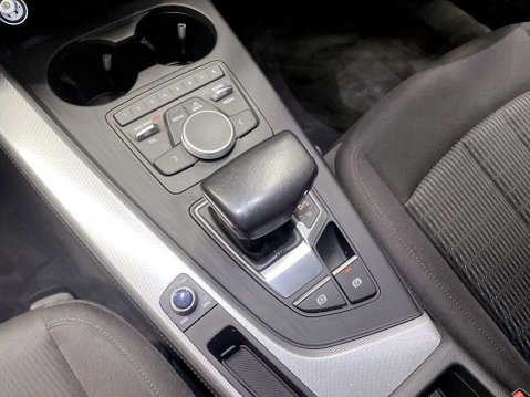 Audi A4 2.0 TDI 35 SE Saloon 4dr Diesel S Tronic Euro 6 (s/s) (150 ps) 17