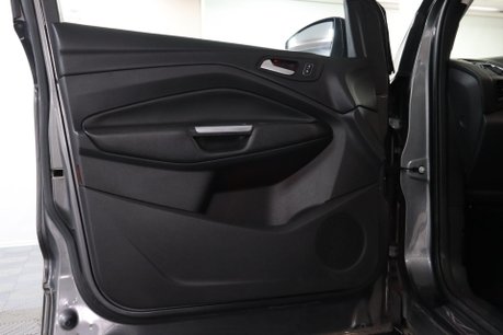 Ford Kuga TITANIUM X EDITION 44