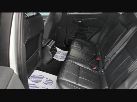 Land Rover Discovery Sport R-DYNAMIC HSE 18