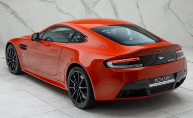 Aston Martin V12 Vantage S 12