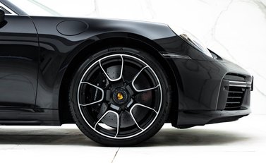 Porsche 911 Turbo S (992) 38