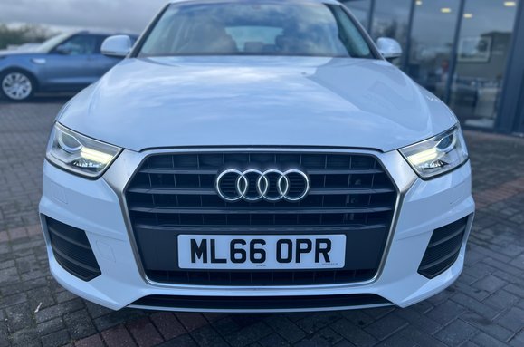 Audi Q3 2.0 TDI SE 6